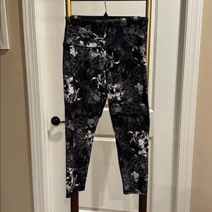 Women’s Balance Collection Black and White Floral Print Leggings